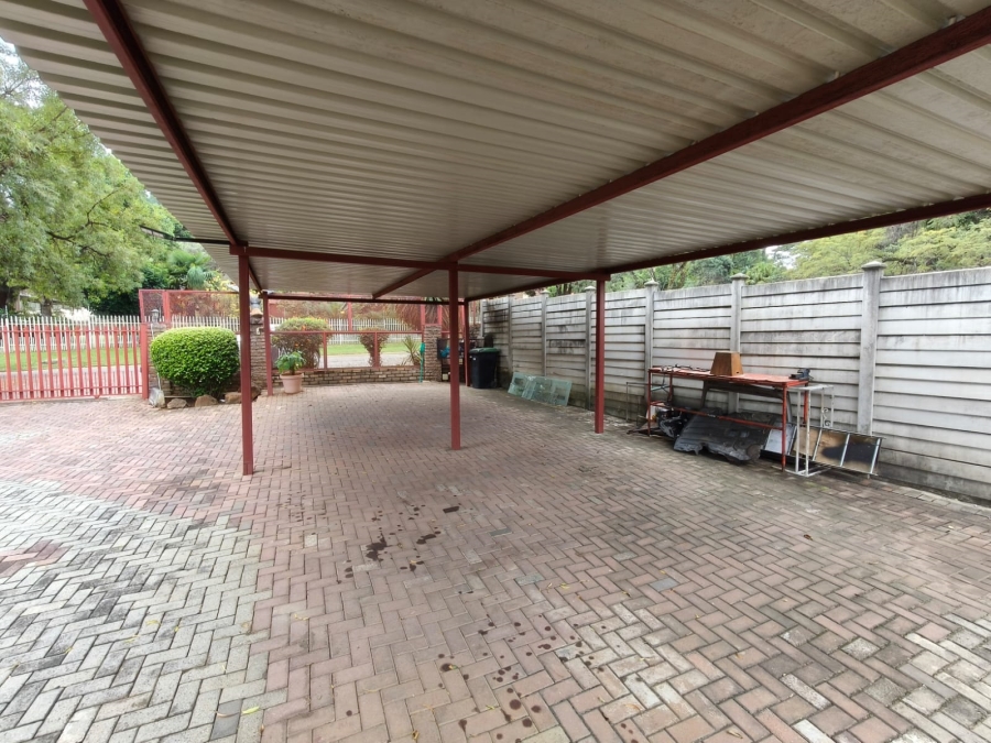 7 Bedroom Property for Sale in Safari Gardens North West